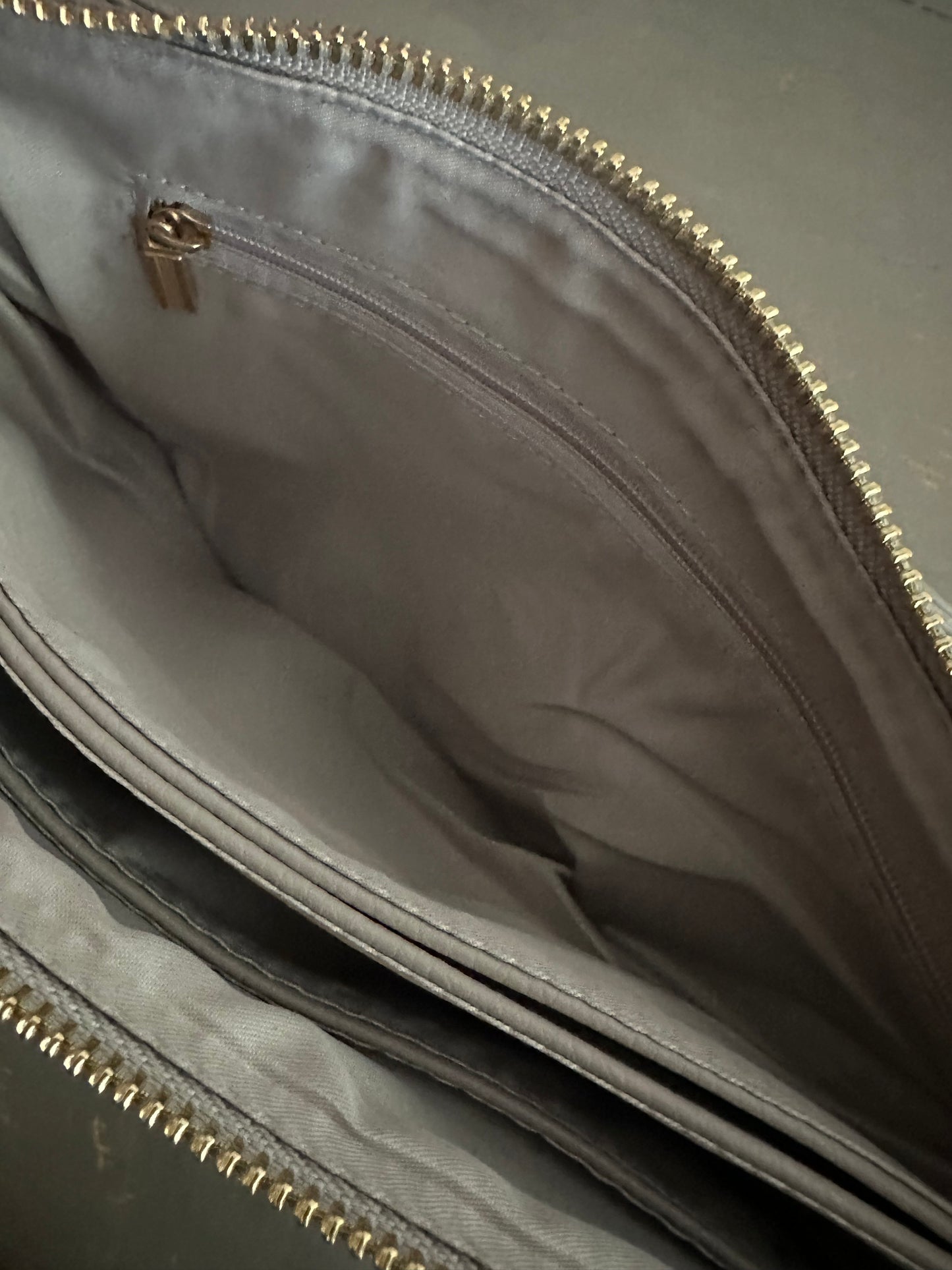 Crossbody Handbag - Light Grey