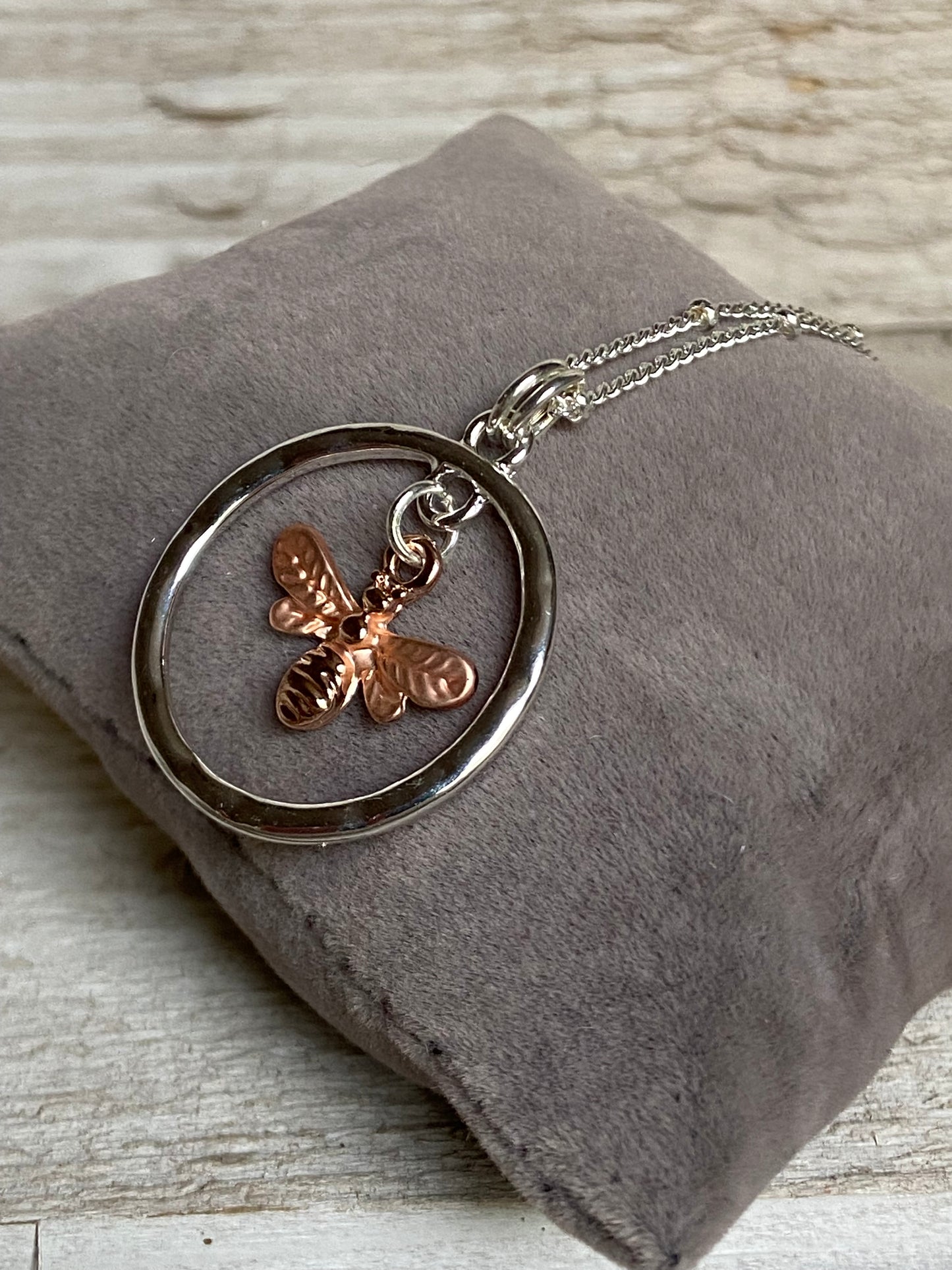 Bee Pendant Short Necklace