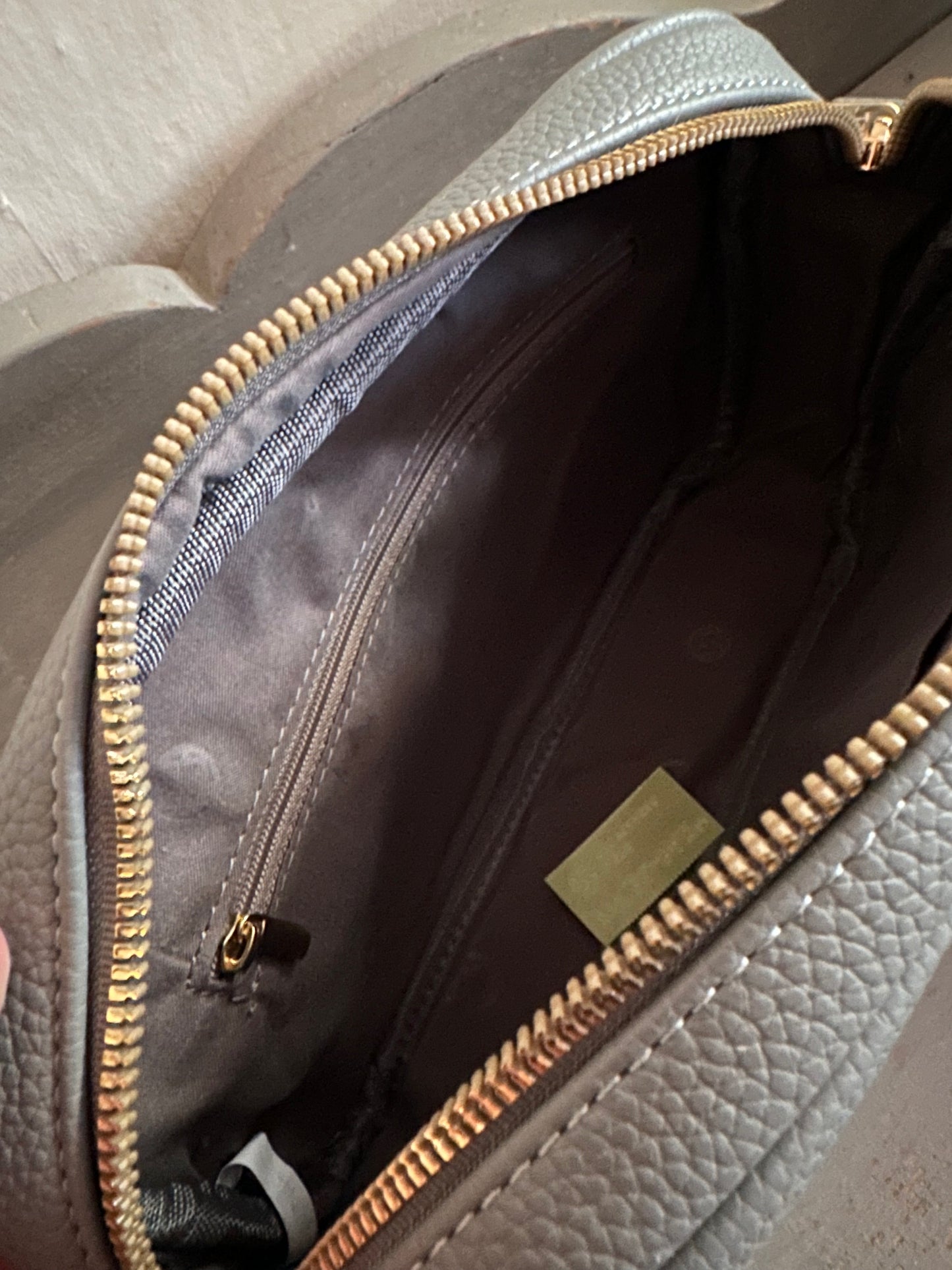 Crossbody Handbag - Grey