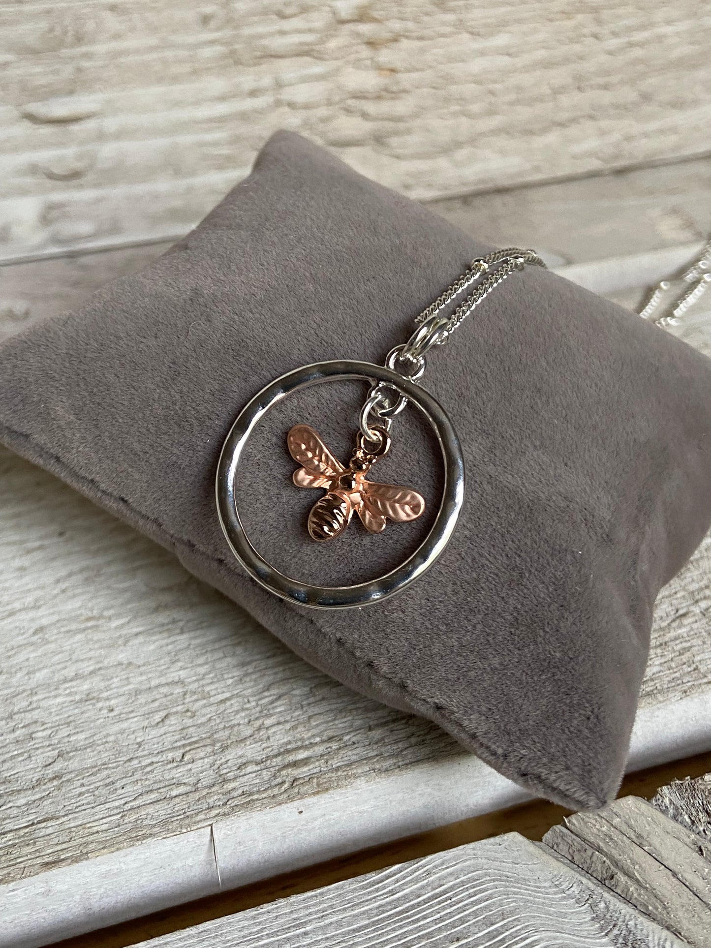 Bee Pendant Short Necklace
